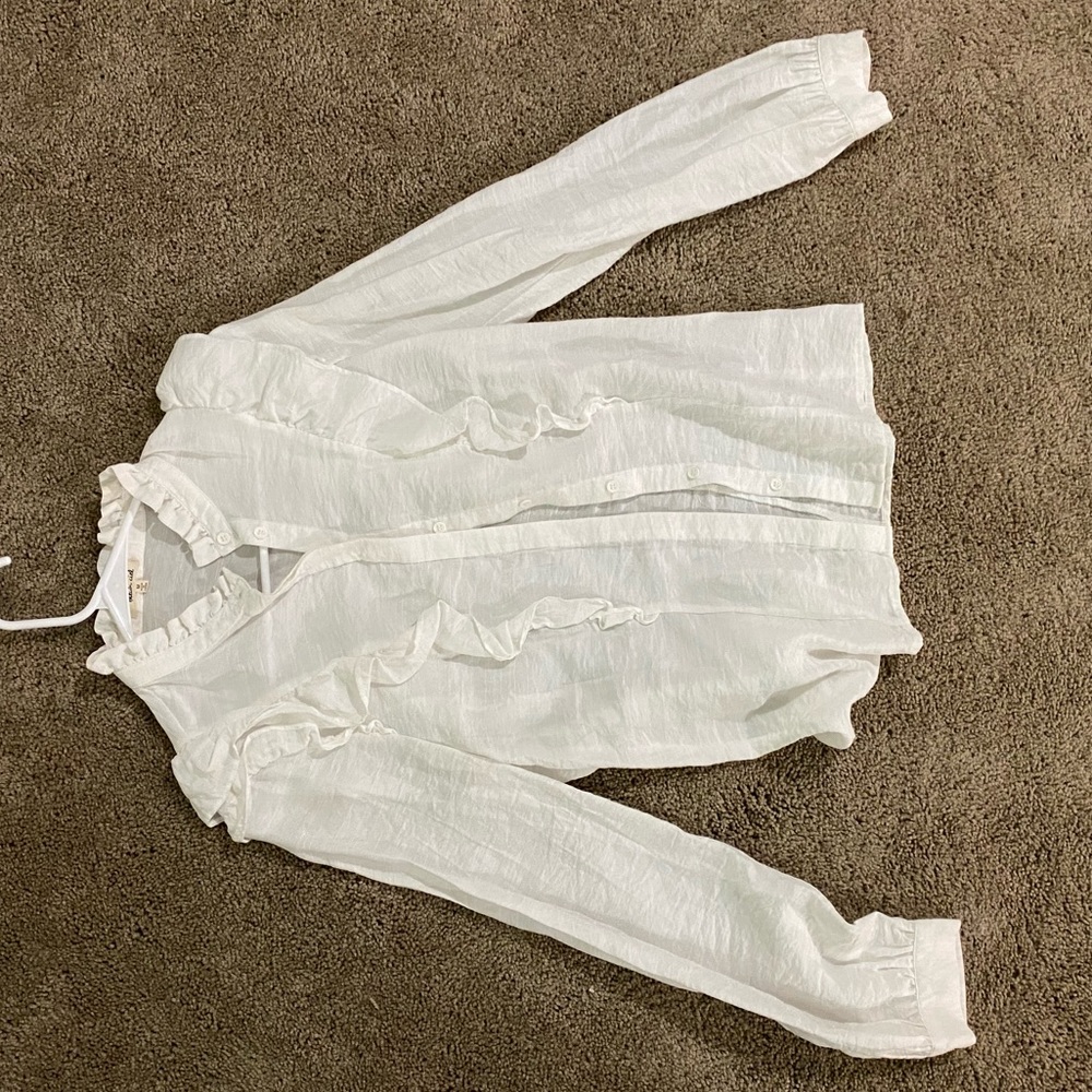 White long sleeve blouse